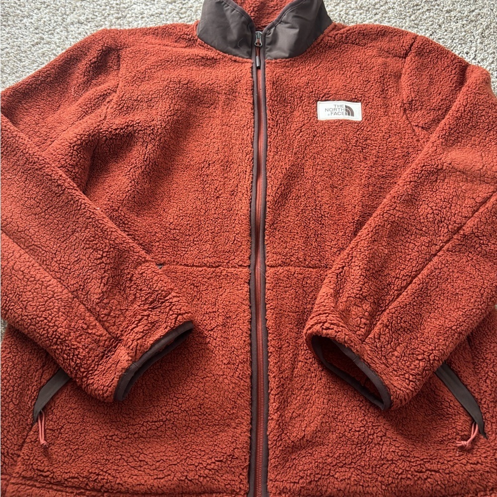The Northface Fleece Zip Up - Picture 2 of 5